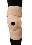 Бандаж на коленный сустав фиксирующий с ребрами жесткости и отверстием BKFO